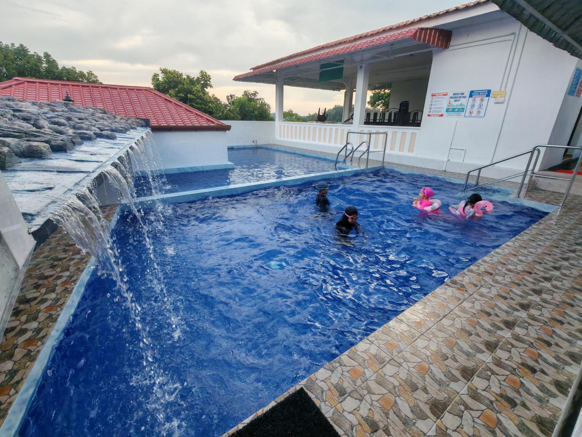 Seri Dusun Sepang Homestay&Event Space Bagian luar foto